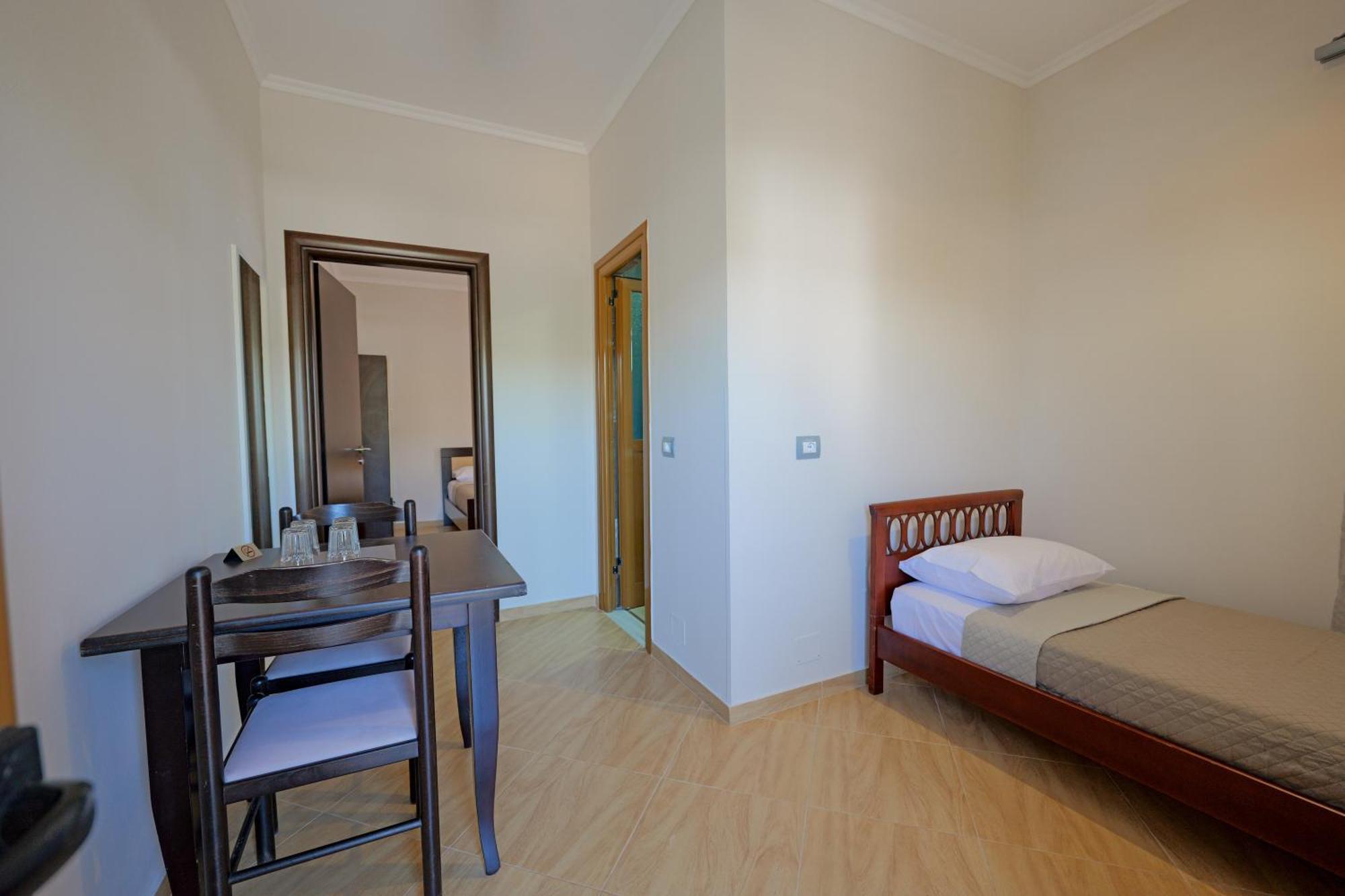Hotel Deja Vu Ksamil Room photo