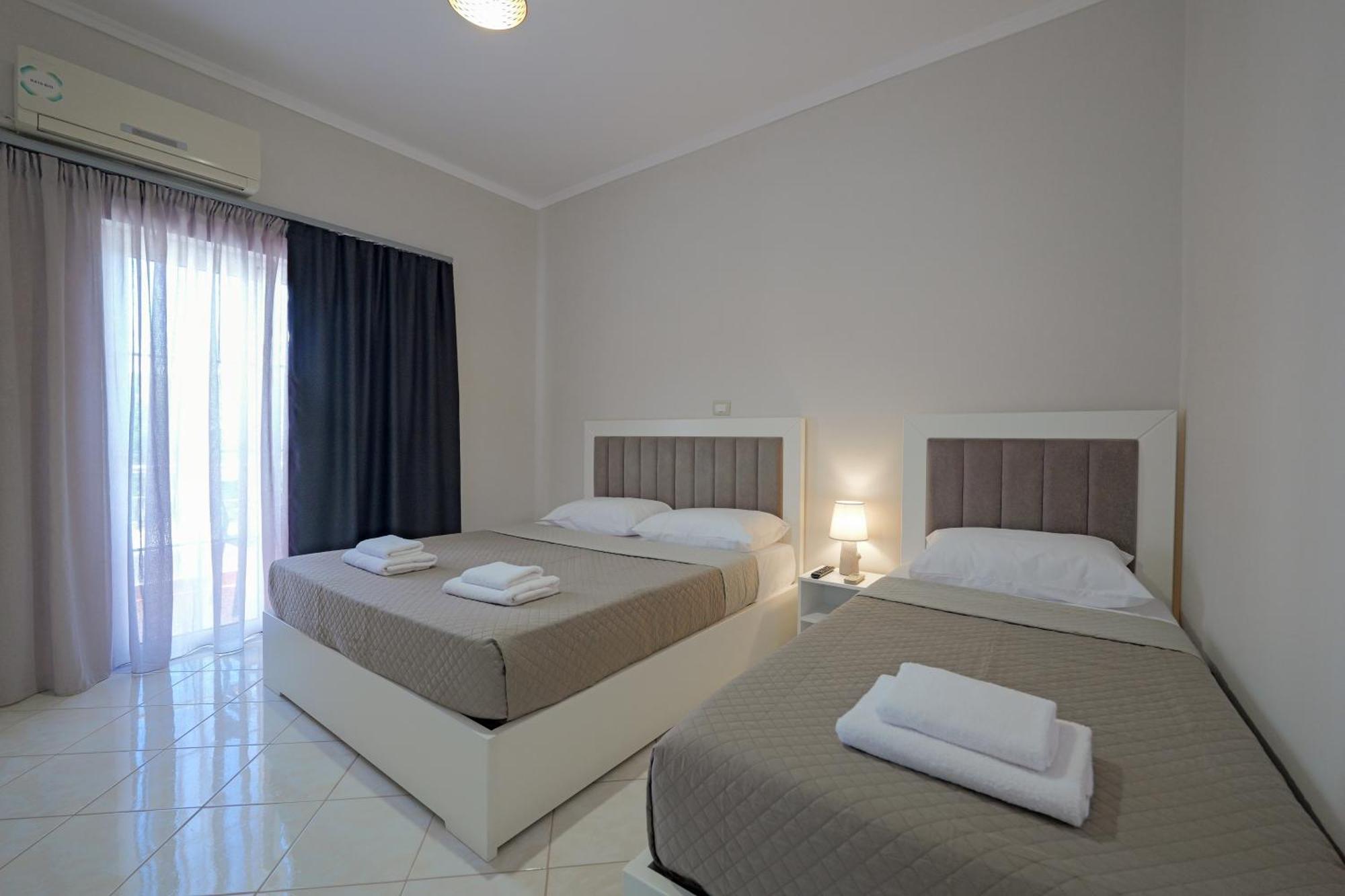Hotel Deja Vu Ksamil Exterior photo