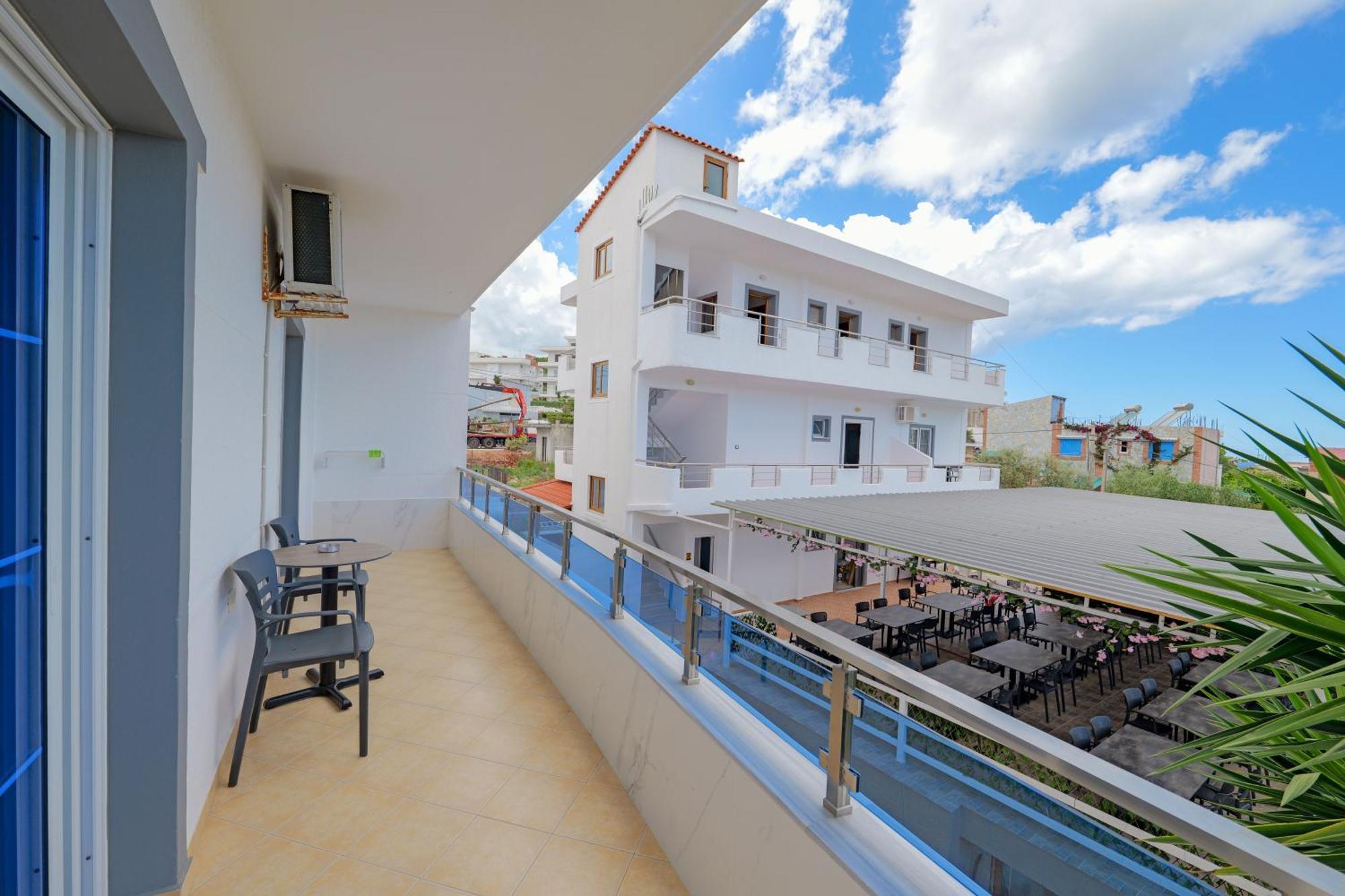Hotel Deja Vu Ksamil Exterior photo