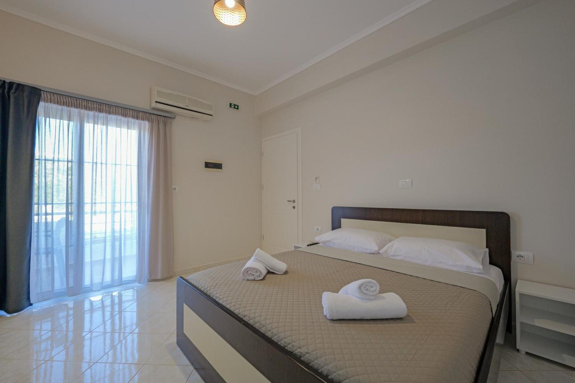 Hotel Deja Vu Ksamil Exterior photo